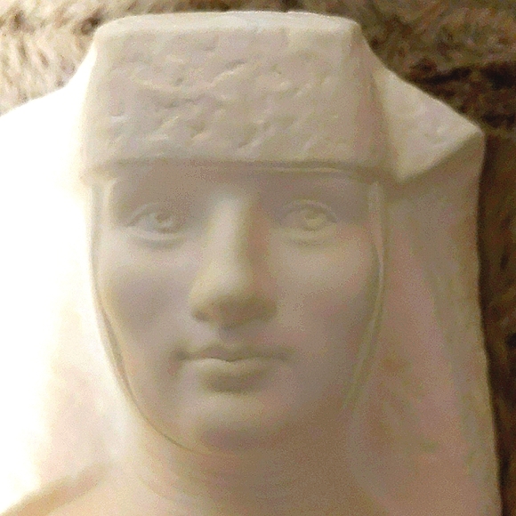 Hummel Nun Bust - Picture 8 of 11